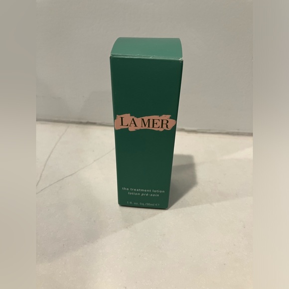 La Mer “The Treatment Lotion” 1 fl. Oz - Picture 2 of 5
